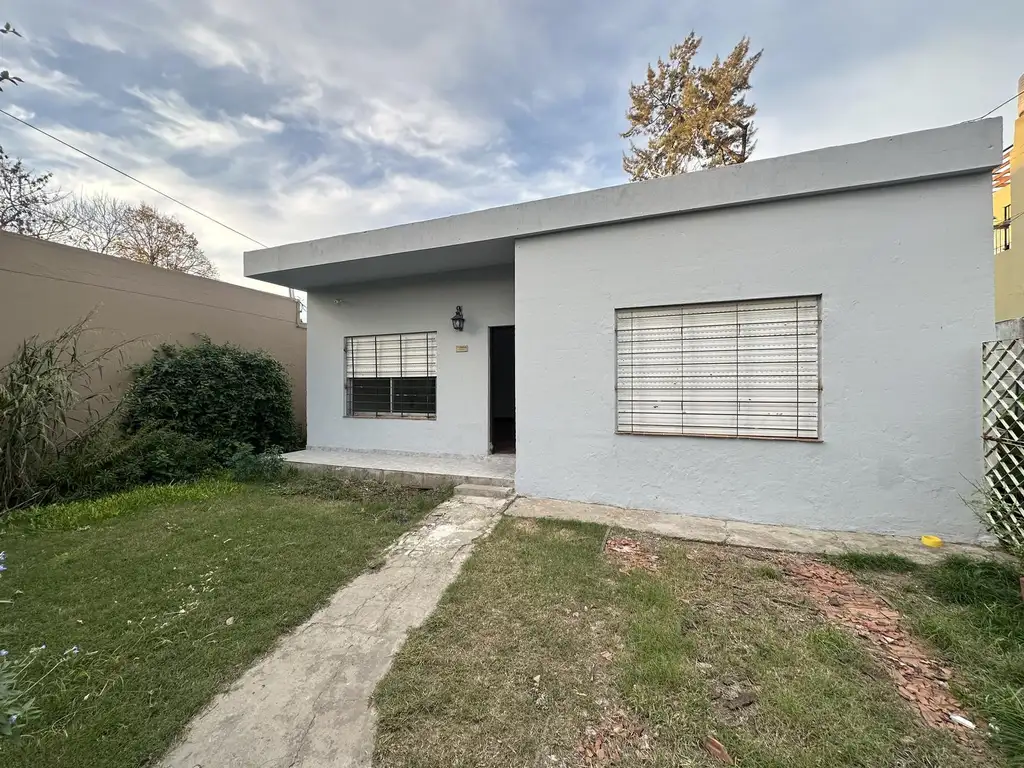 Casa en Alquiler en Rafael Calzada, Partido de Almirante Brown