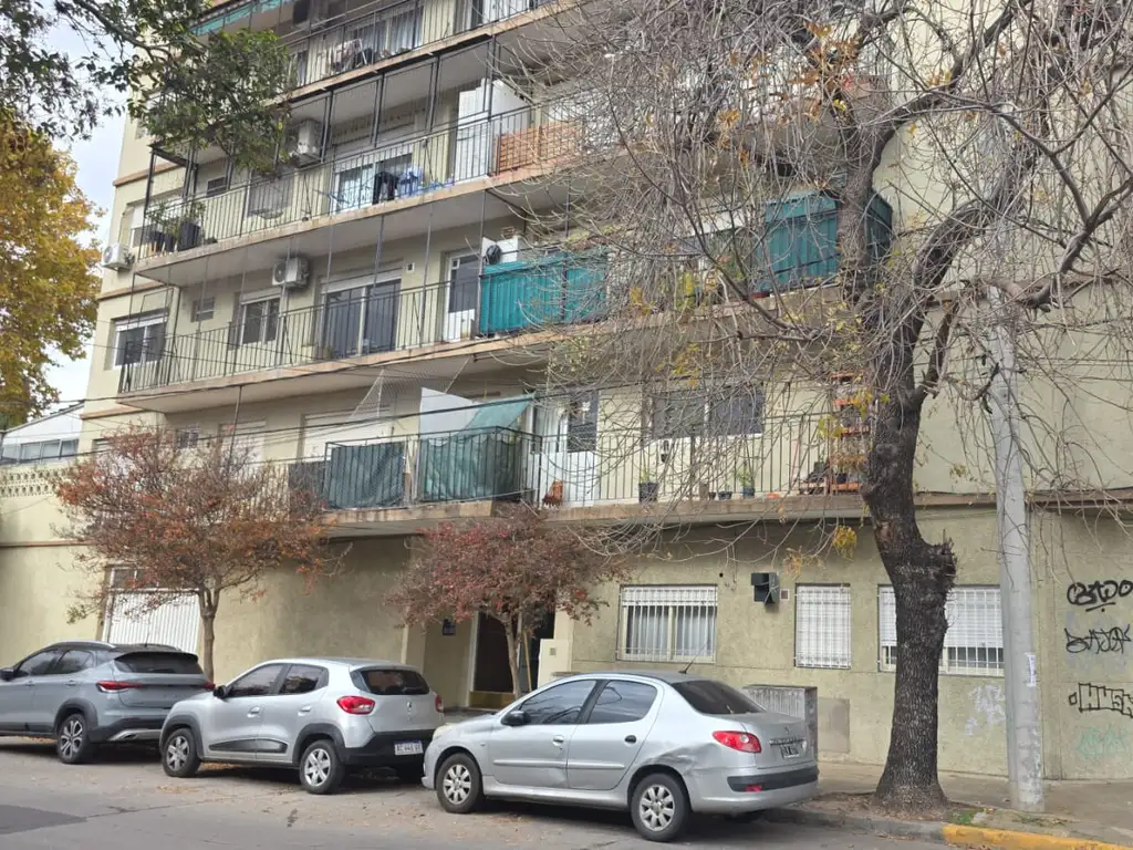 Departamento 3 ambientes con cochera