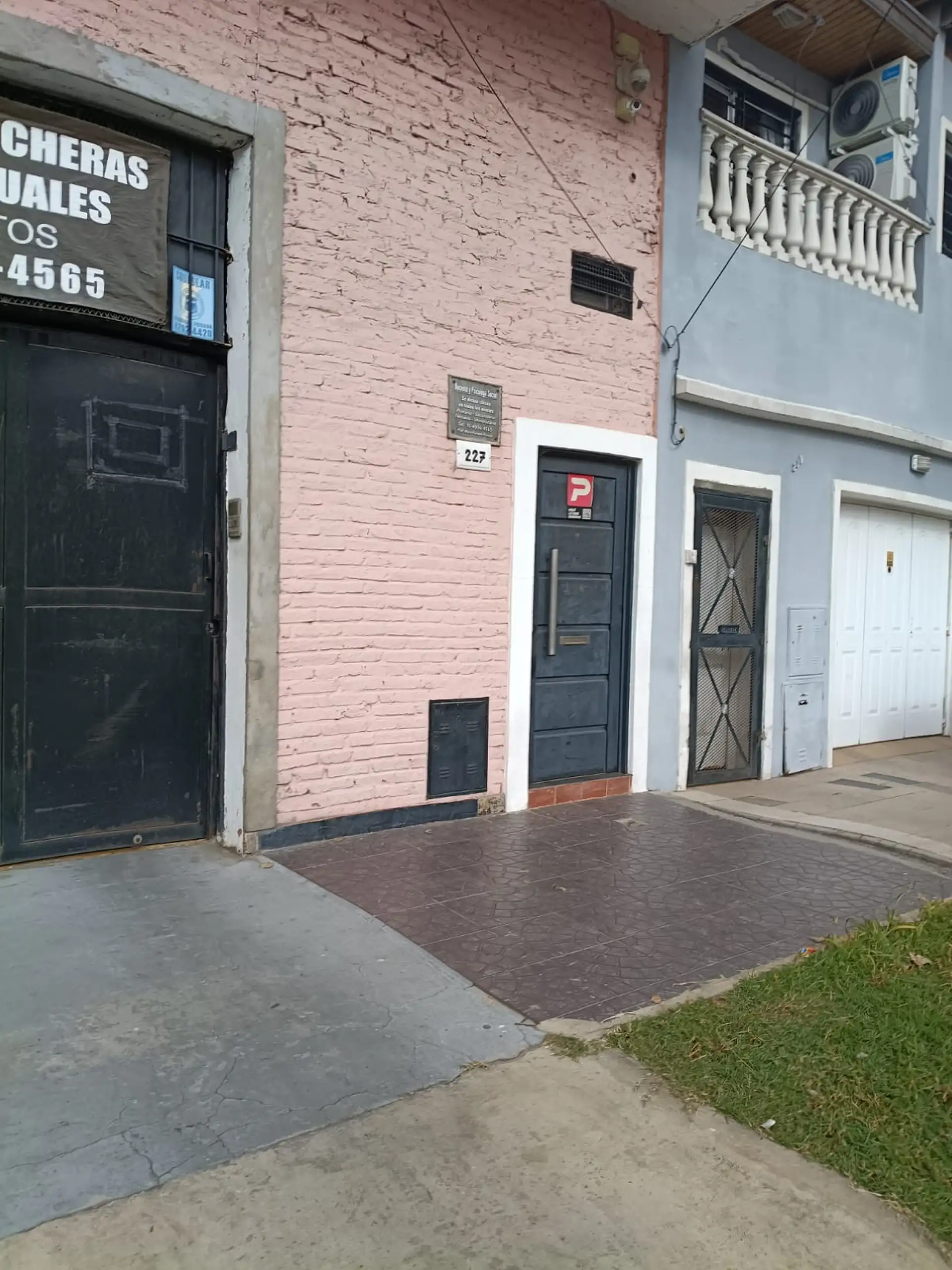 Loft con balcón y patio