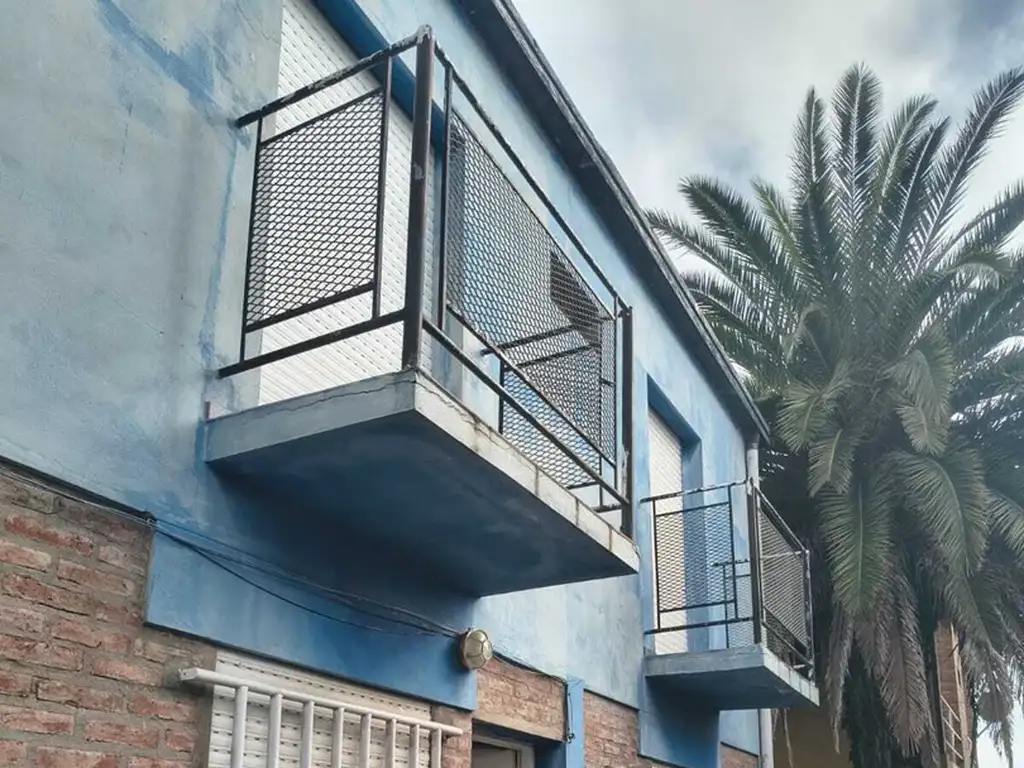 2-bedroom house with balcony
