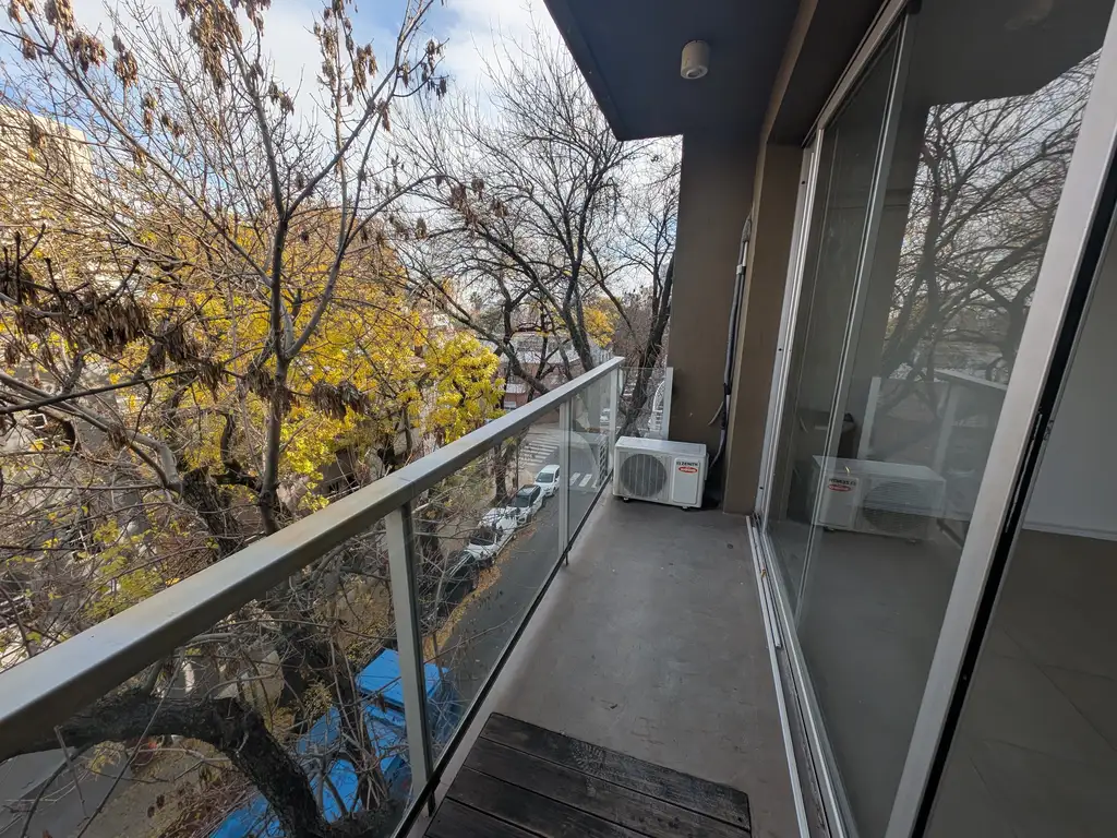 Front-facing studio with balcony