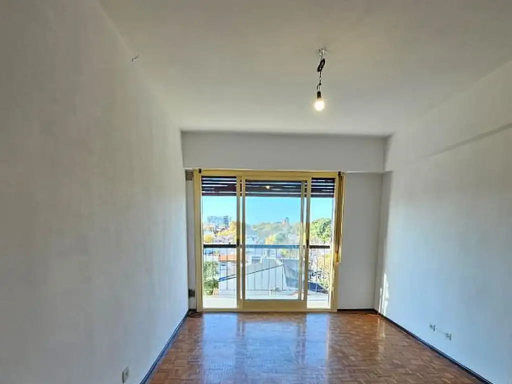 2 bedrooms, front balcony