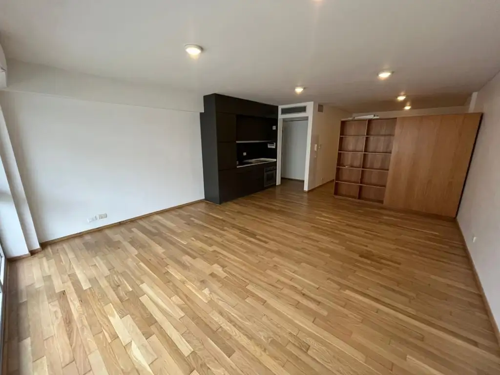 2-room apartment with front balcony