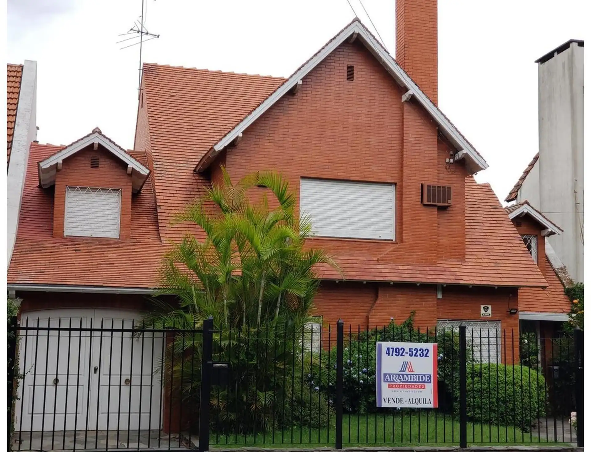 Casa en Alquiler en Martinez Libertador / Rio, Martinez