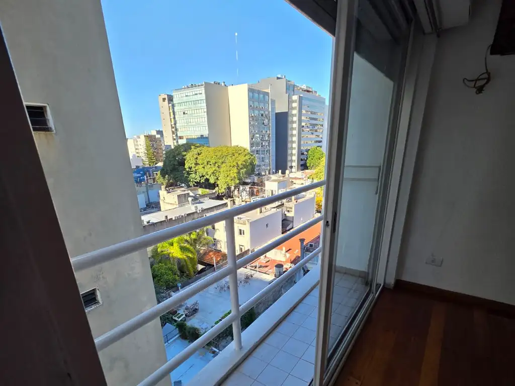 Monoambiente con balcón en Belgrano