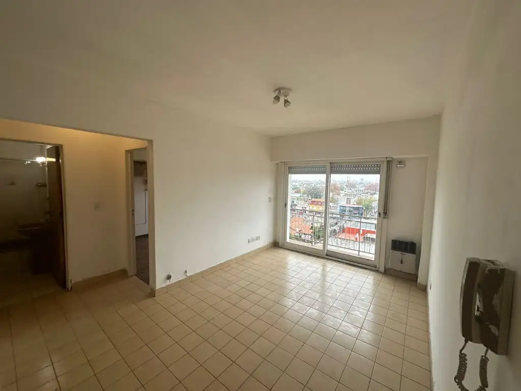 Departamento con balcón en San Martín