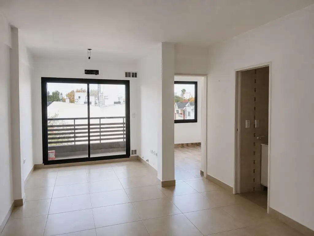 Departamento con balcón en Banfield