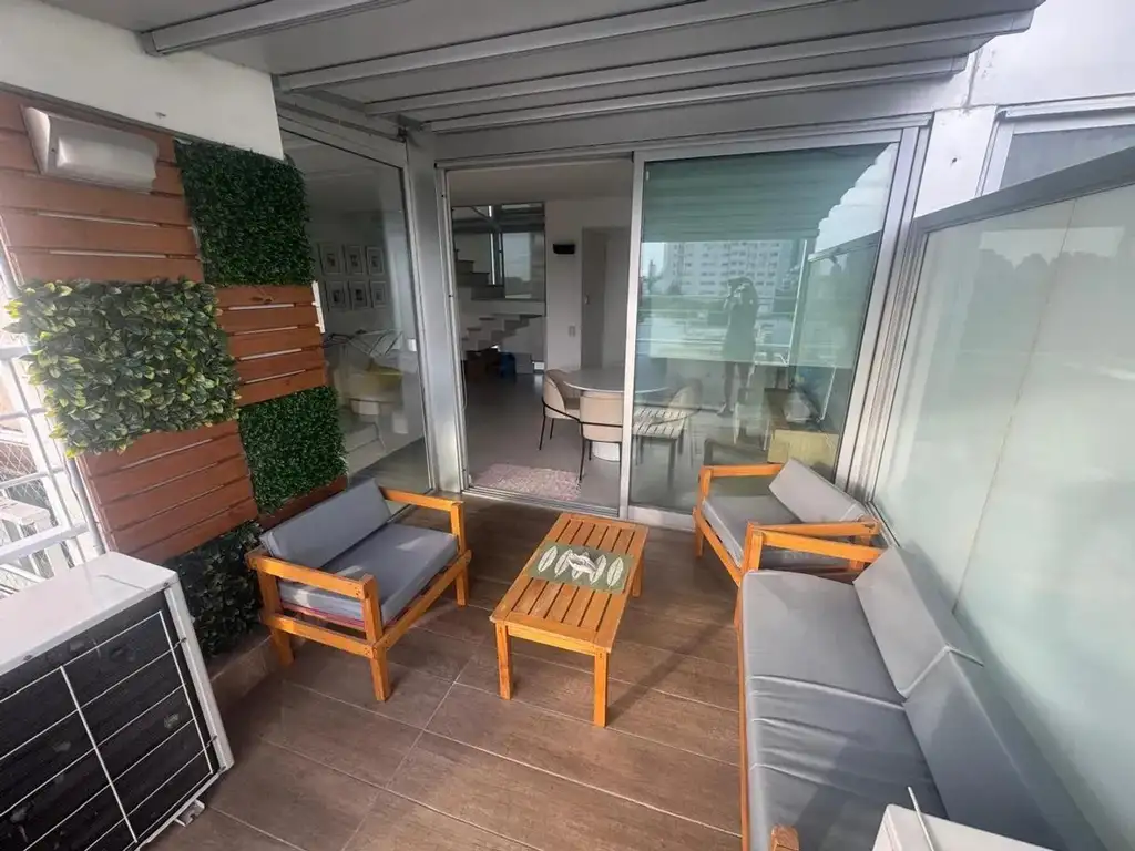 Duplex mobiliado com terraço