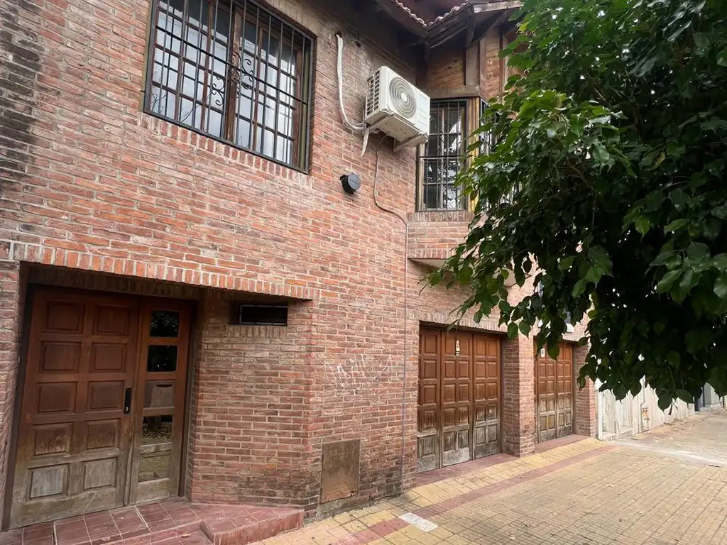 Térreo, 1 dormitório, cozinha separada