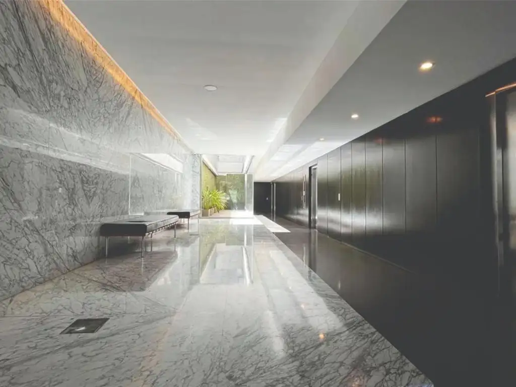 Piso 9 con balcón y DVH