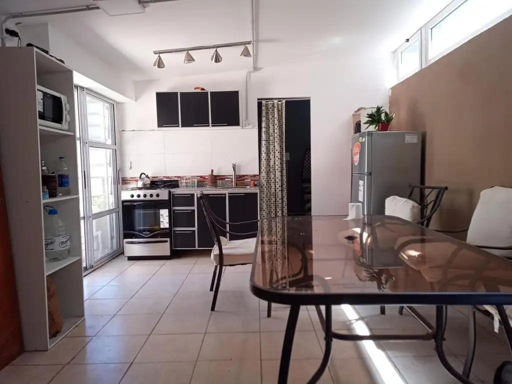 Ambiente 30 m², baño privado