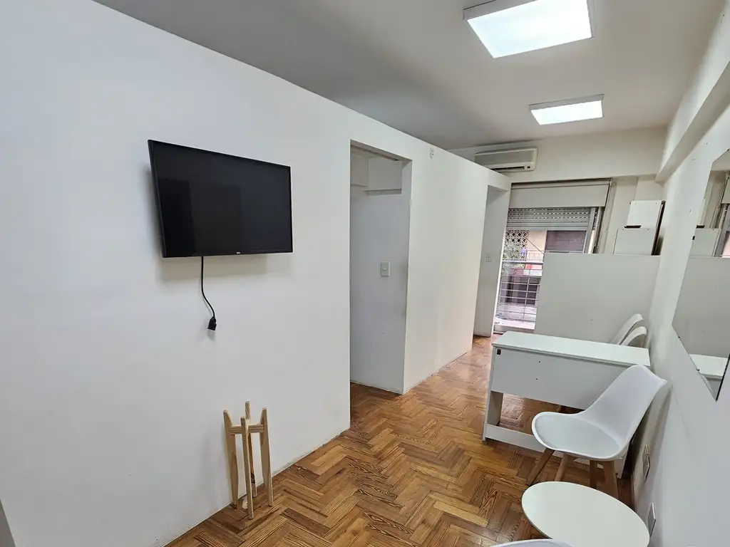 Sala profissional 45 m² com varanda