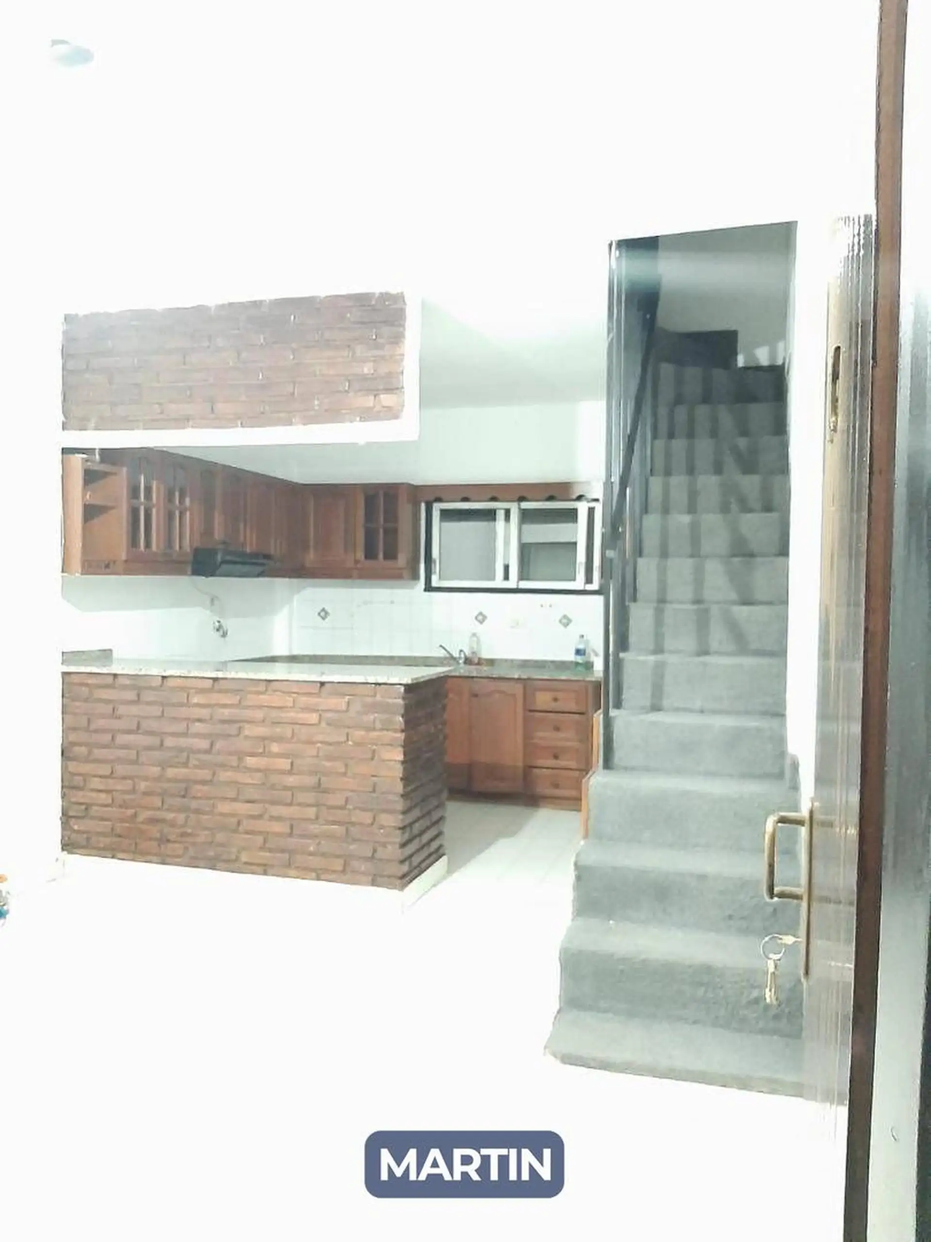 Duplex com 2 quartos e pátio