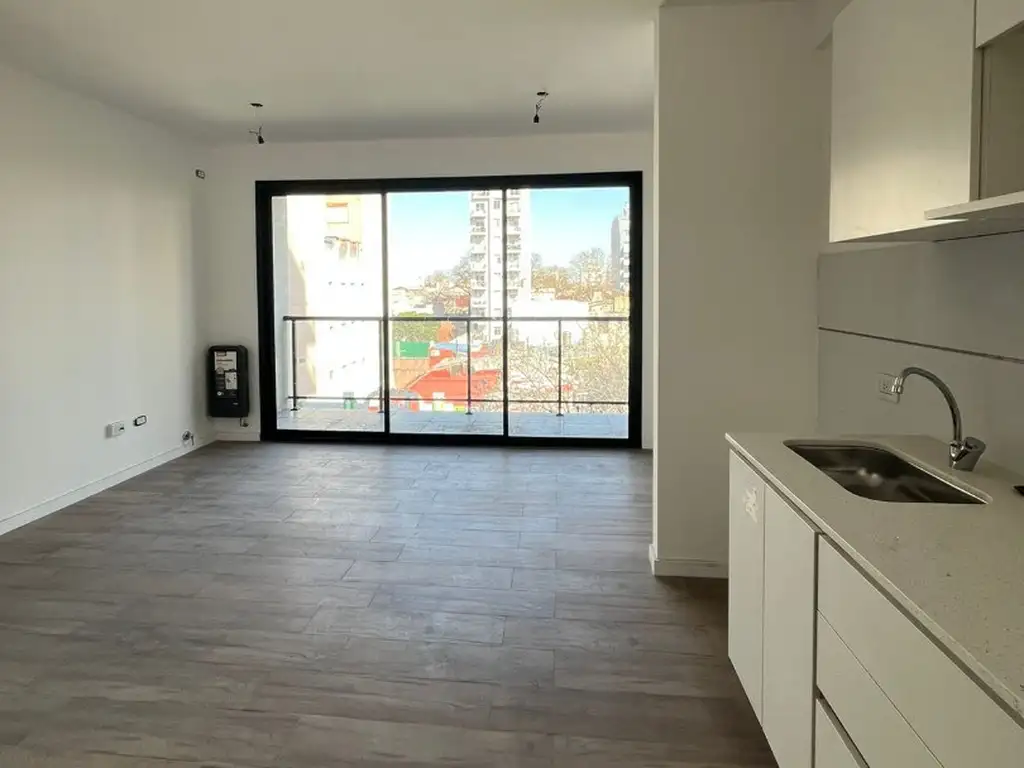 Флорес, балкон и amenities