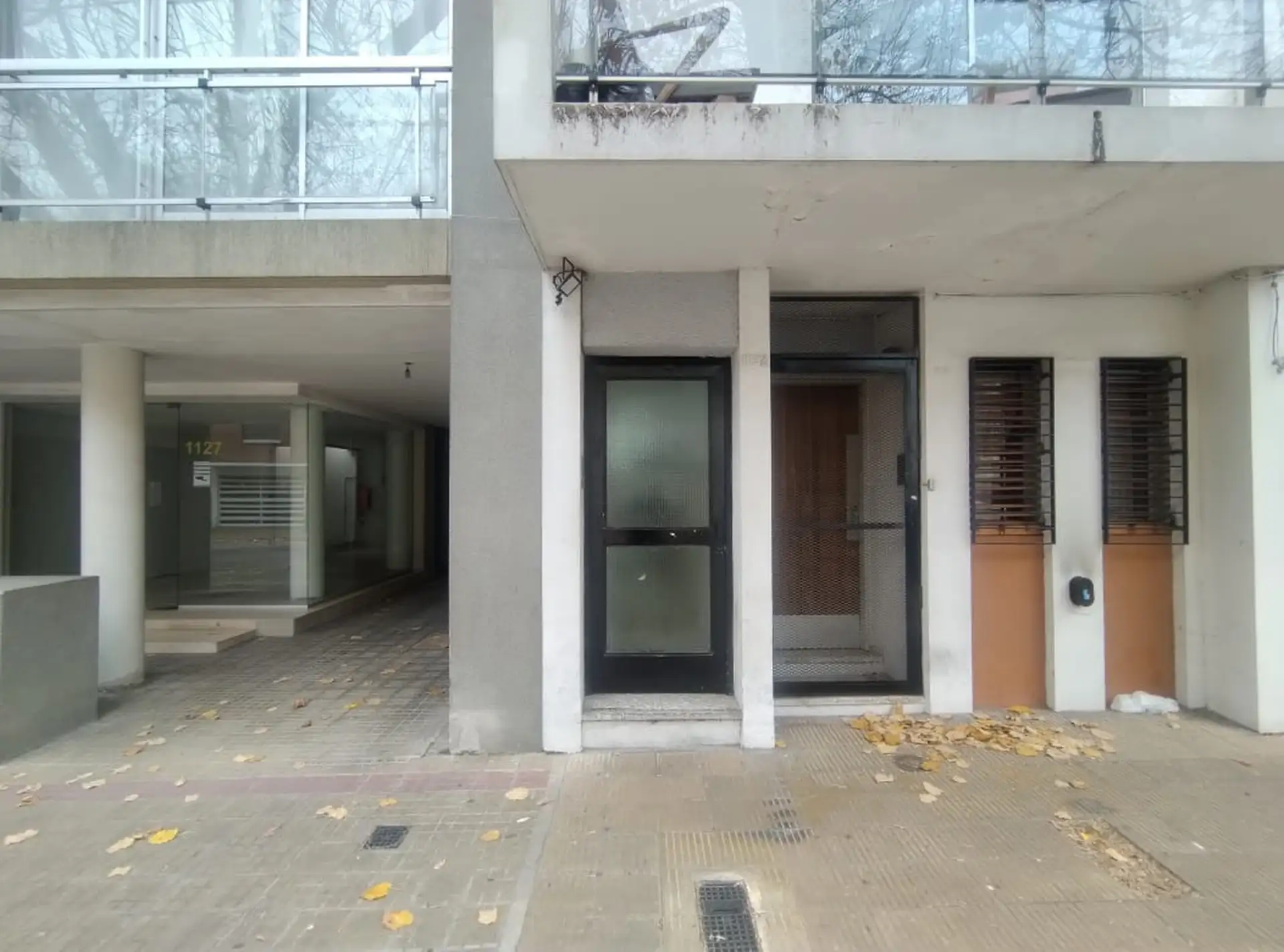 Planta baja con dos patios