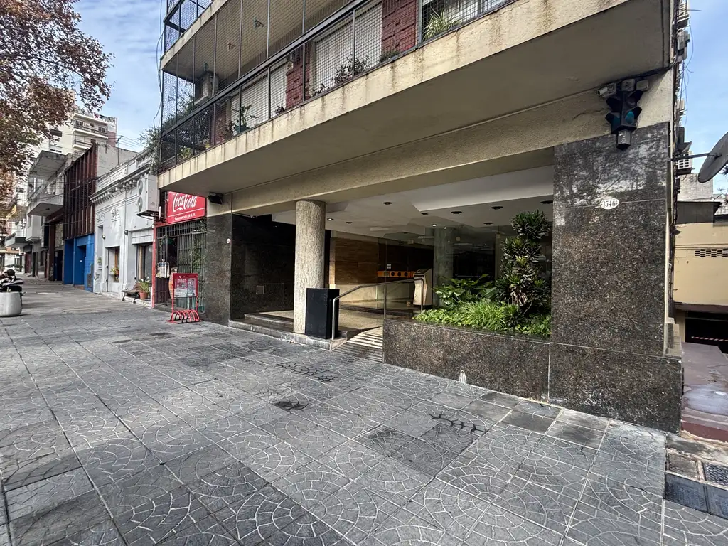 Piso alto lateral con pileta