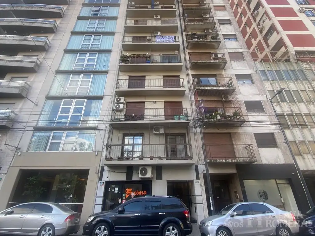 Monoambiente con balcón en Recoleta