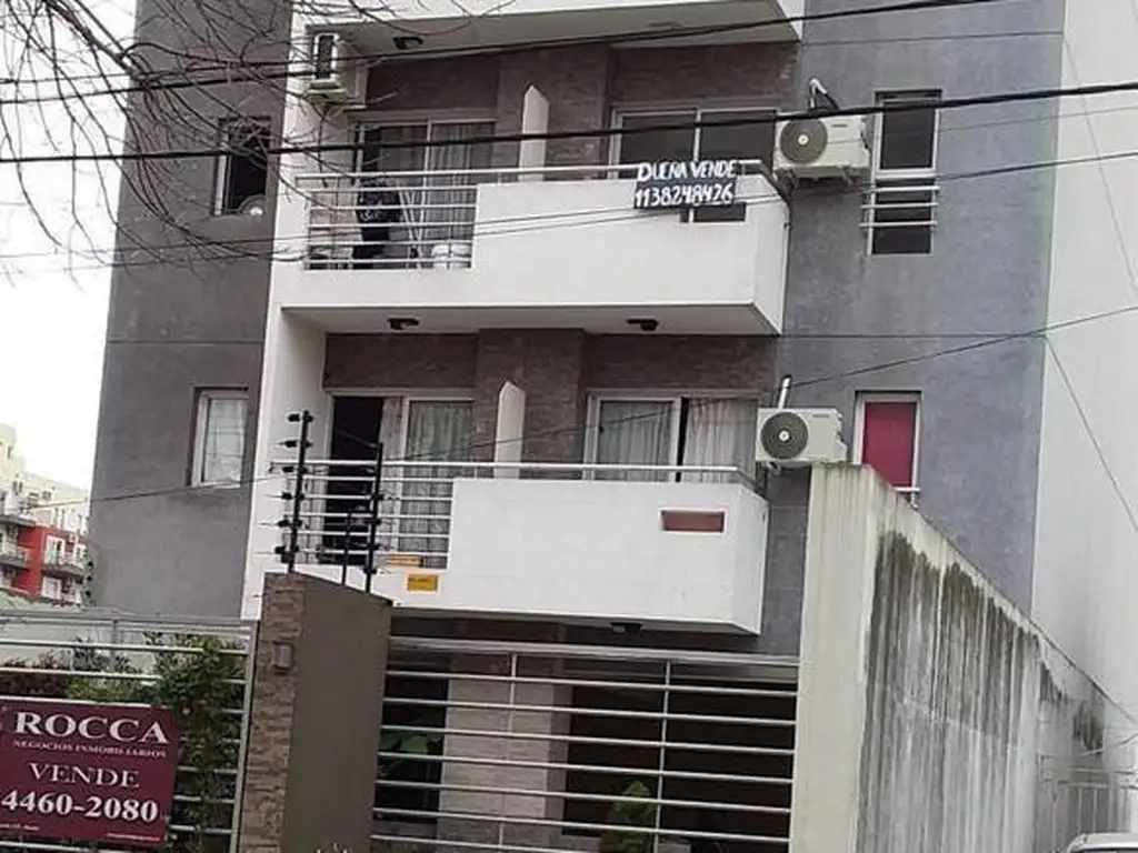 Monoambiente con balcón y bañera