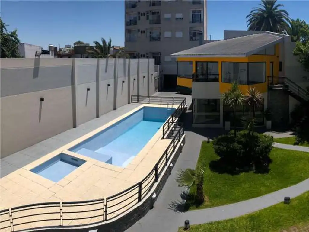 2-room unit with balcony and pool