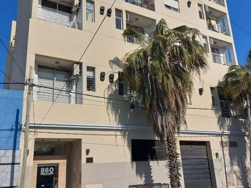 4th-floor front, balcony