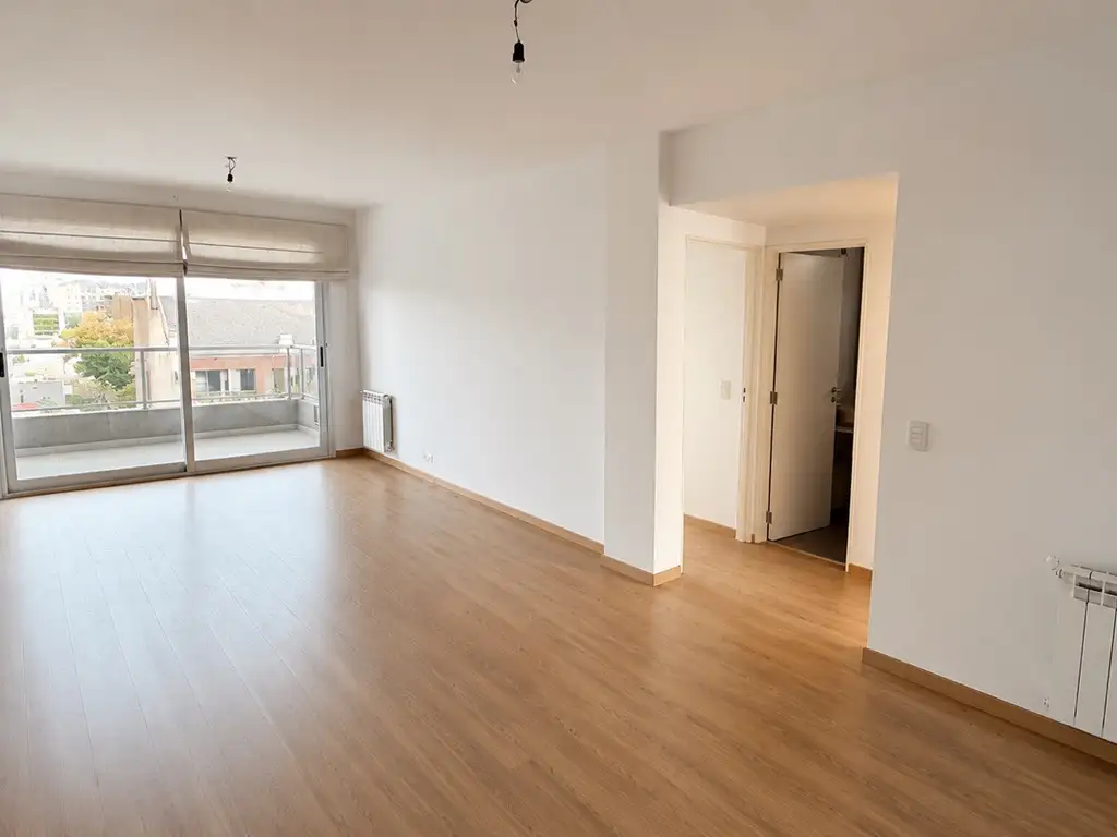 7th floor front-facing balcony