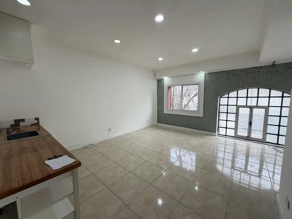 Monoambiente al frente, 28,5 m²