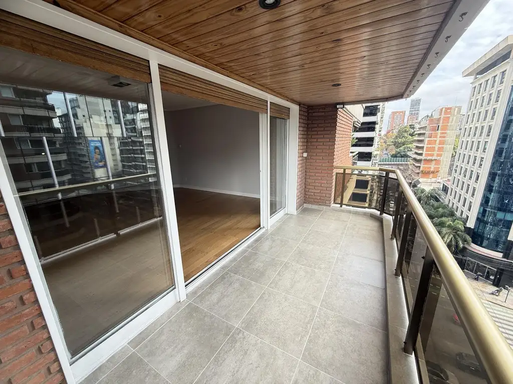 Piso 7 con balcón aterrazado