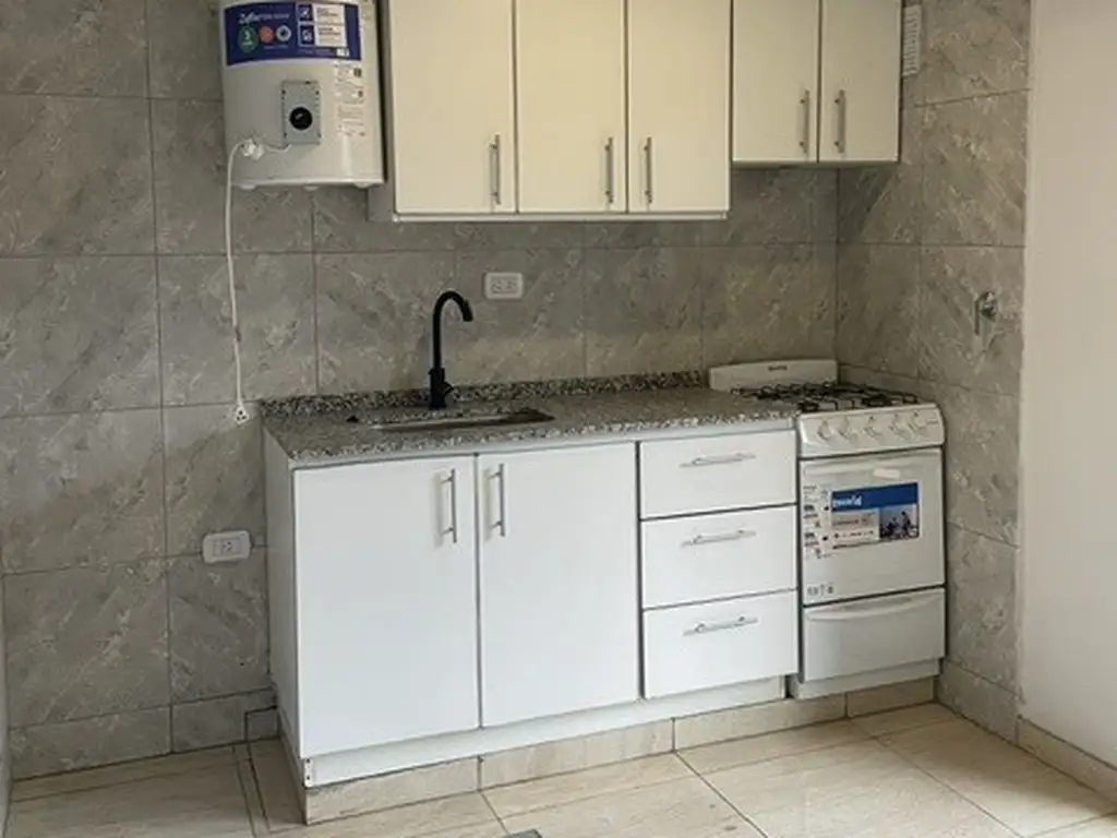 1BR, balcony, gas kitchen