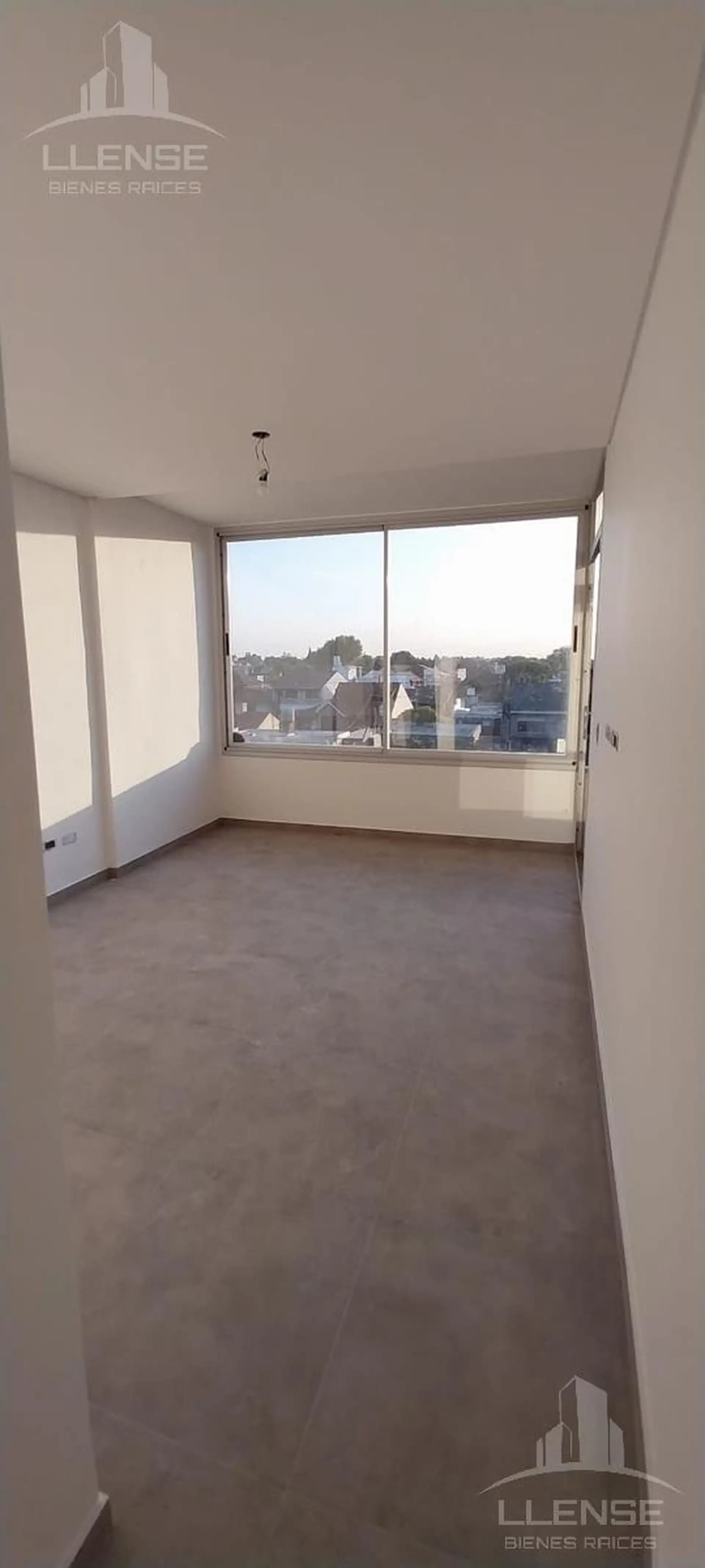 Ezpeleta Este, balcón y 1 dormitorio