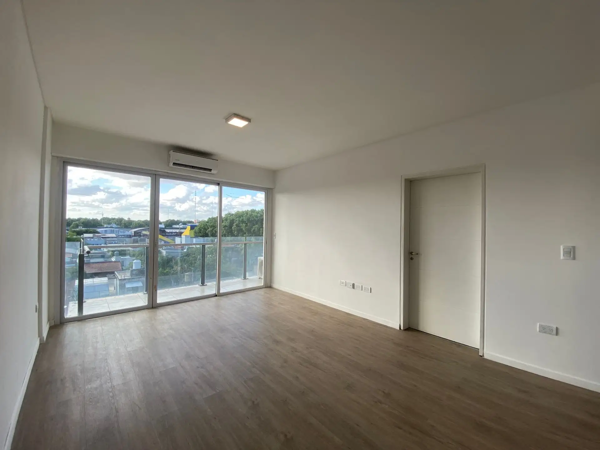 Studio with balcony and pool