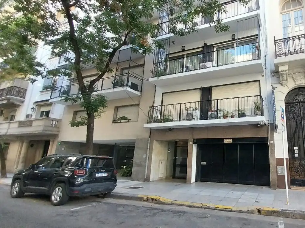 Recoleta semipiso, balcón corrido