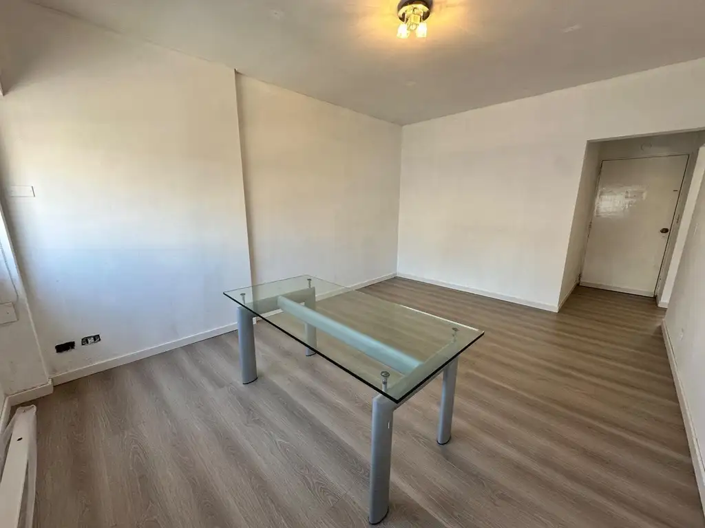 1 dormitorio, cocina separada, bañera