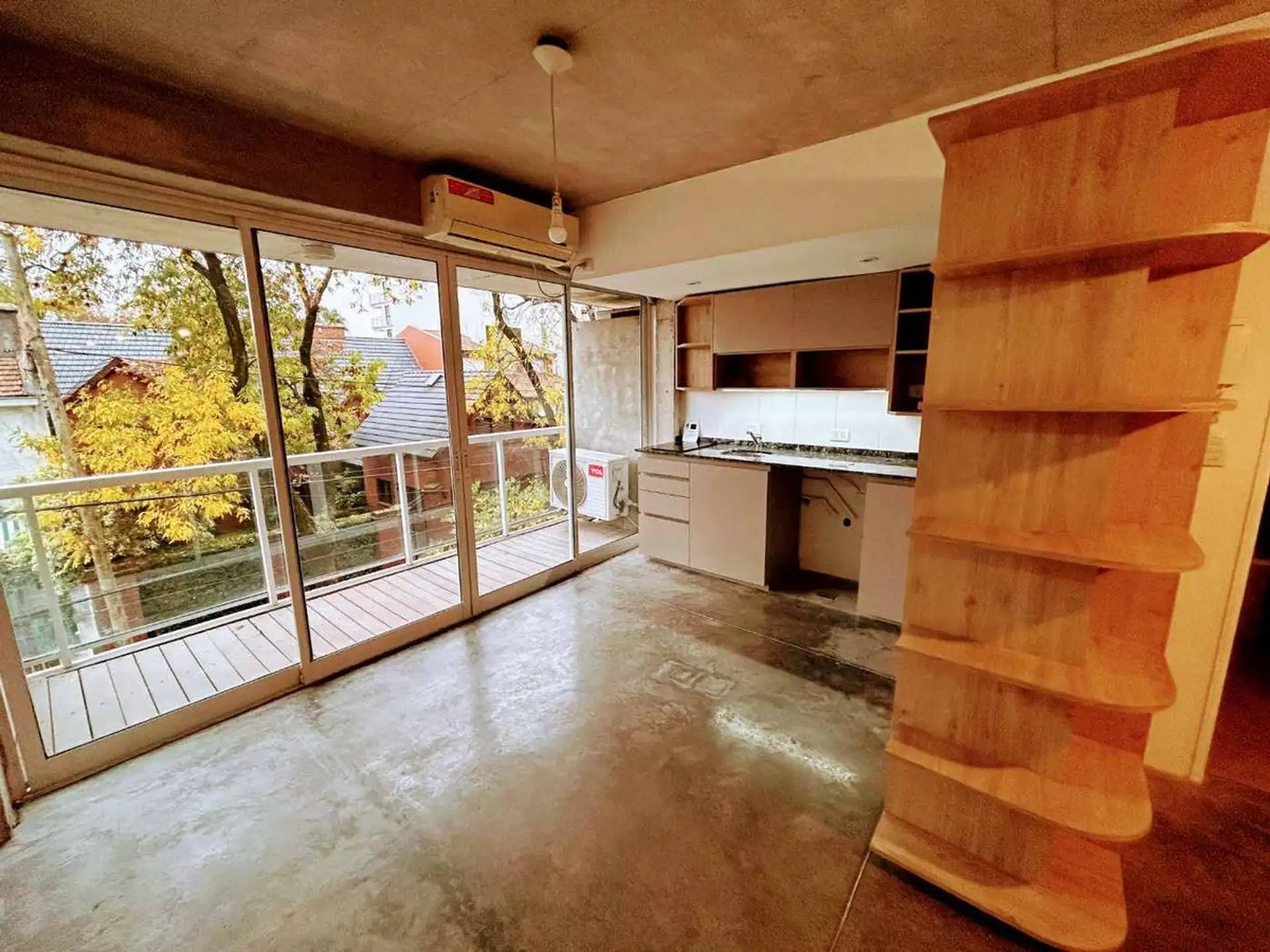 Loft with balcony and A/C