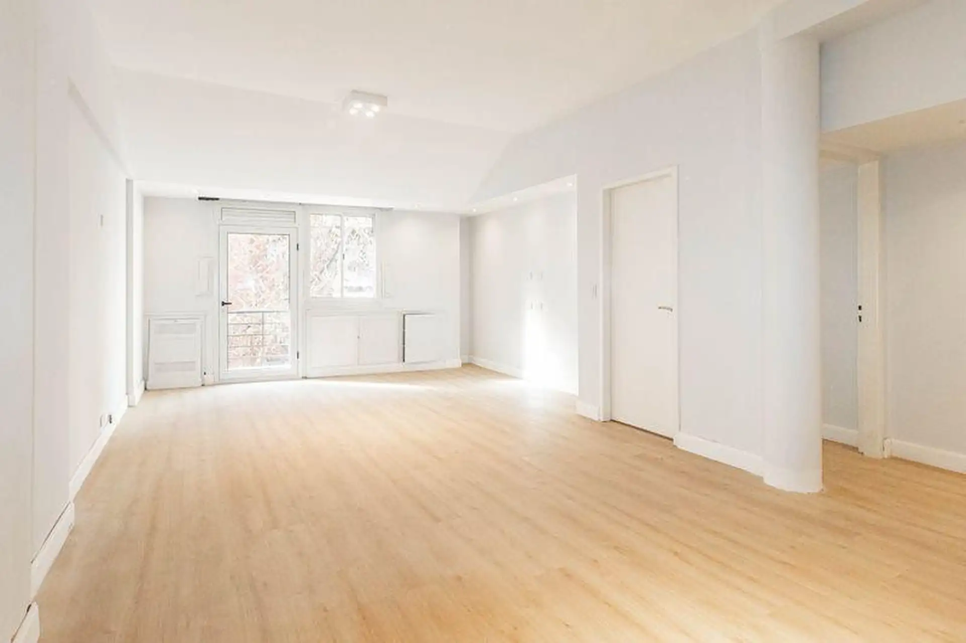 4 bedrooms, front balcony
