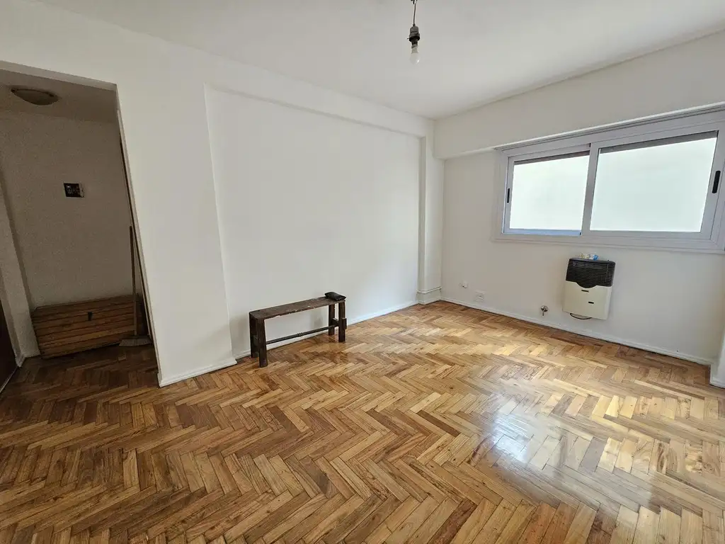 Parquet, 2 ambientes, lavadero