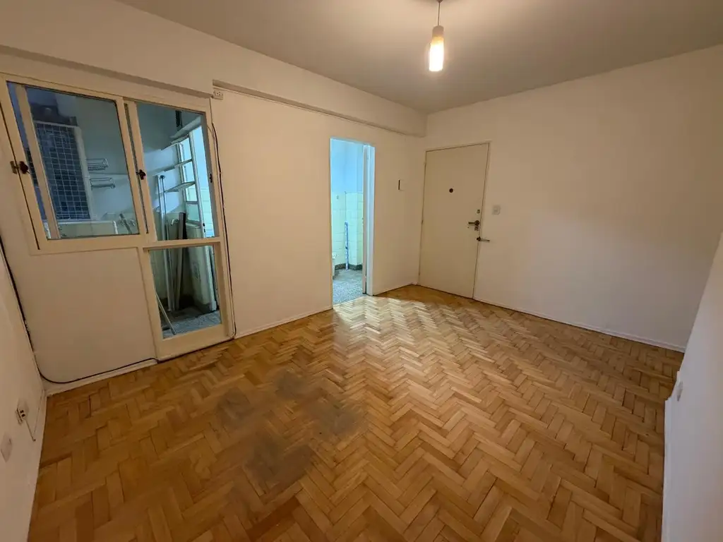 Parquet, separate laundry