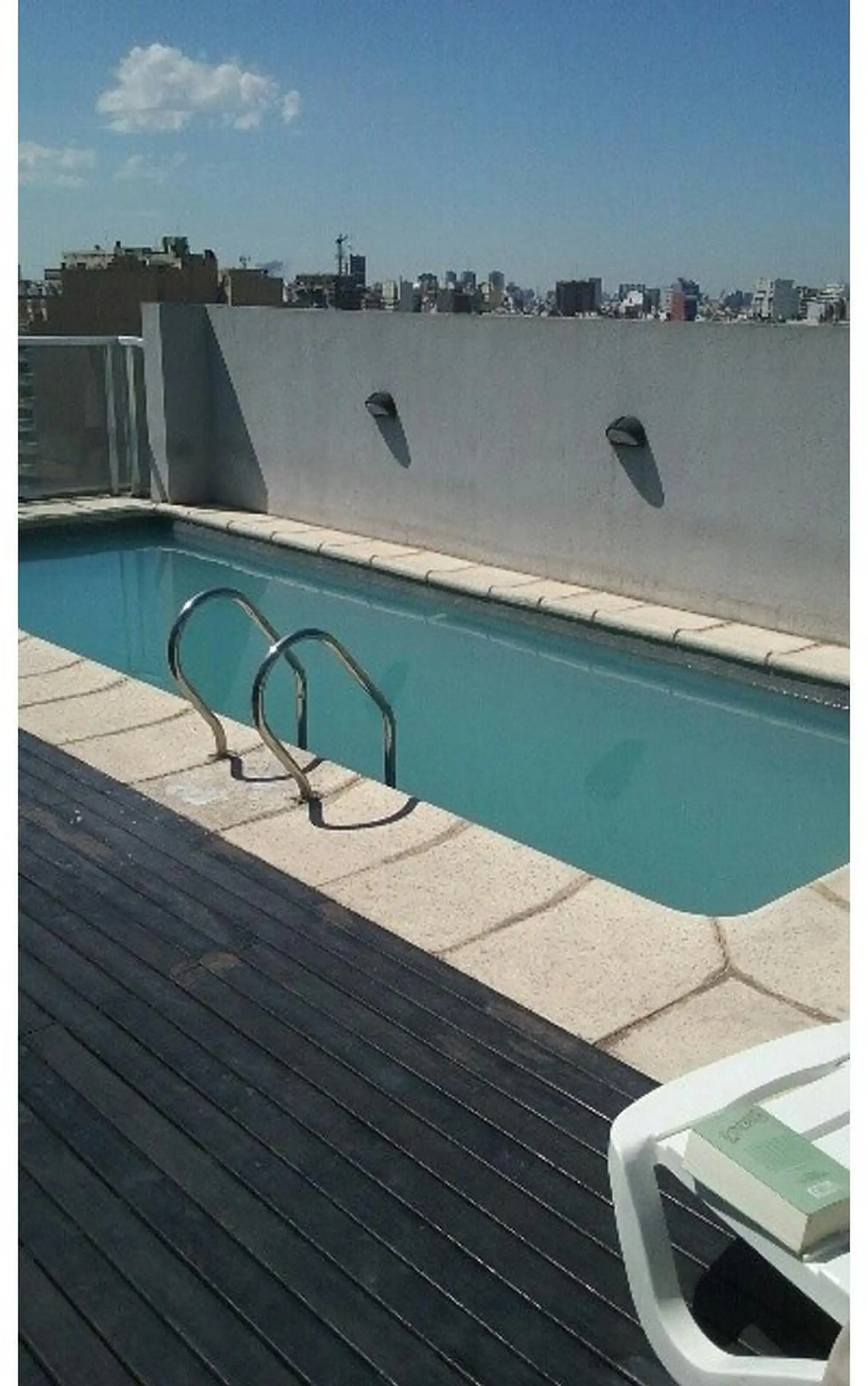 Studio com varanda e piscina
