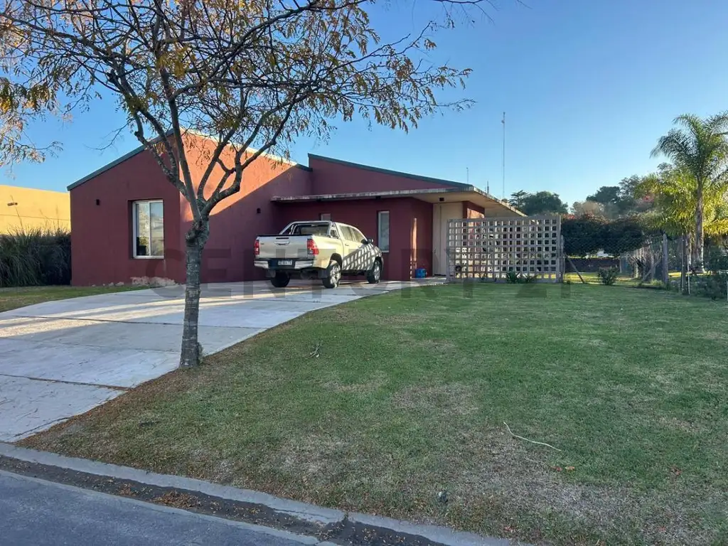 Single-story house with pool