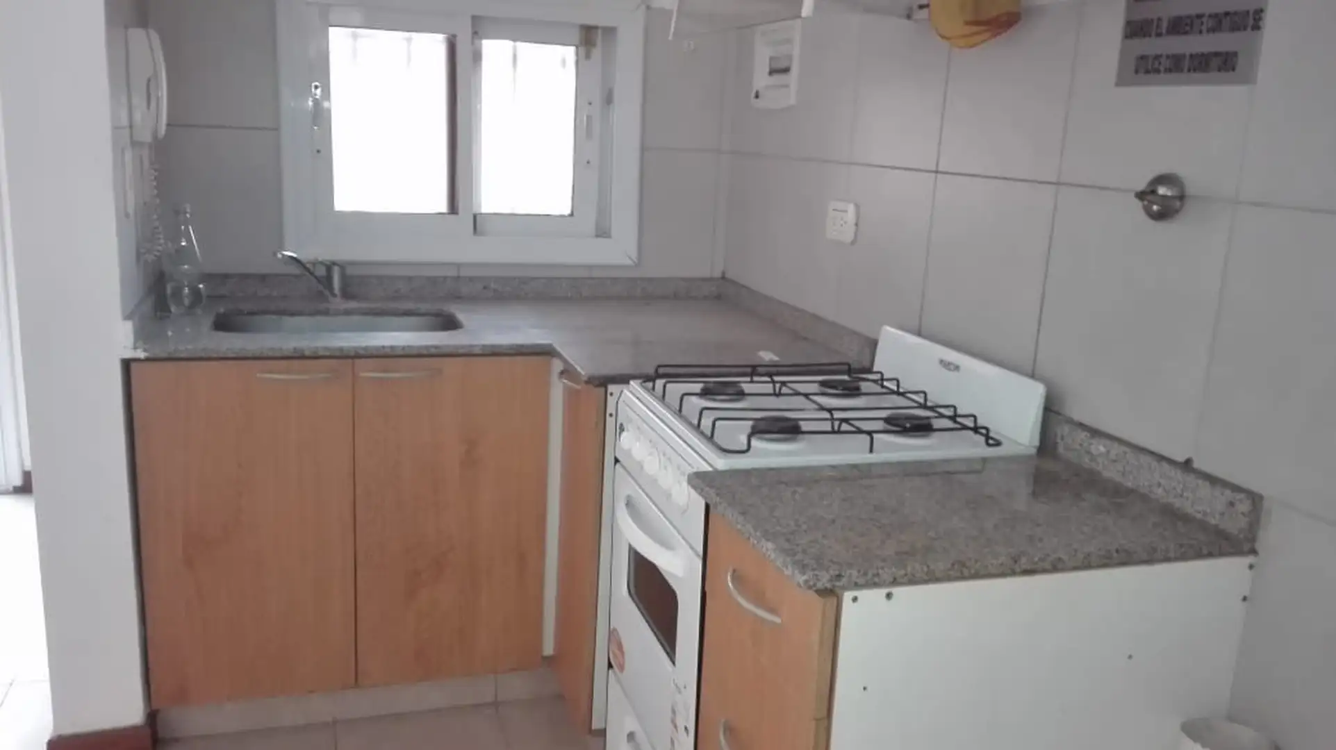 Студия 35 м², оборудованная кухня