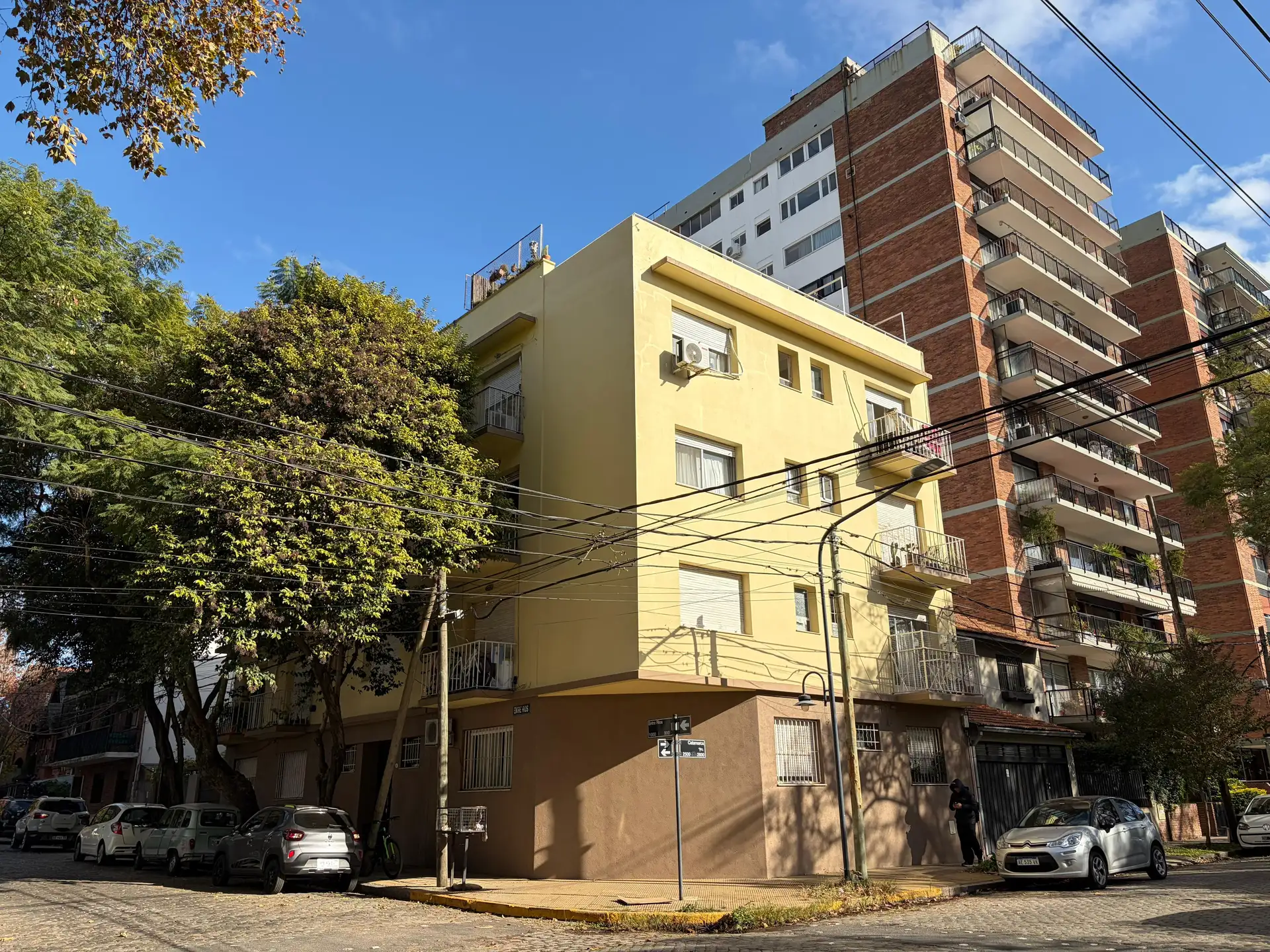 Front-facing 2-room apartment with balcony