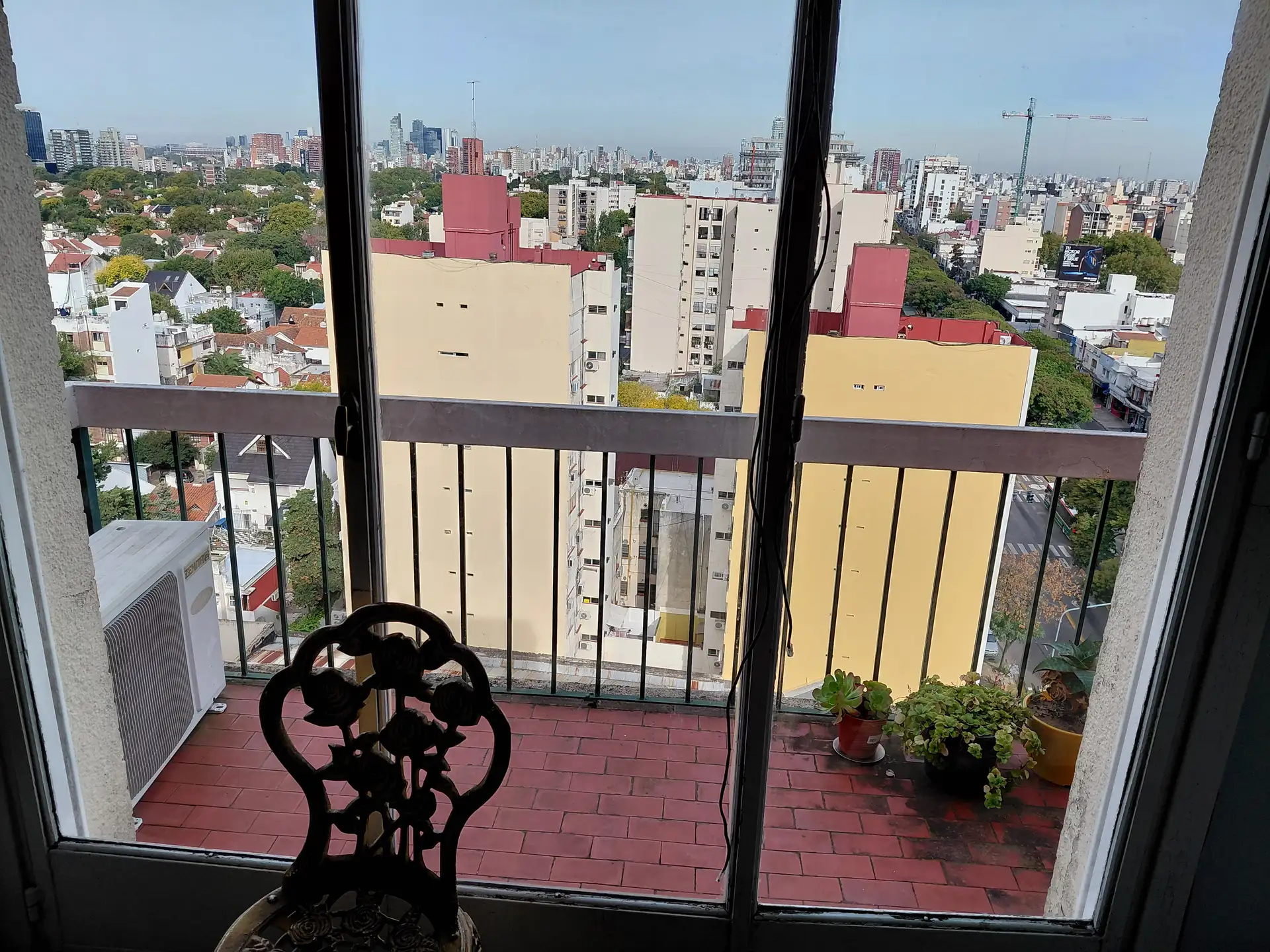 2-room apartment with balcony view