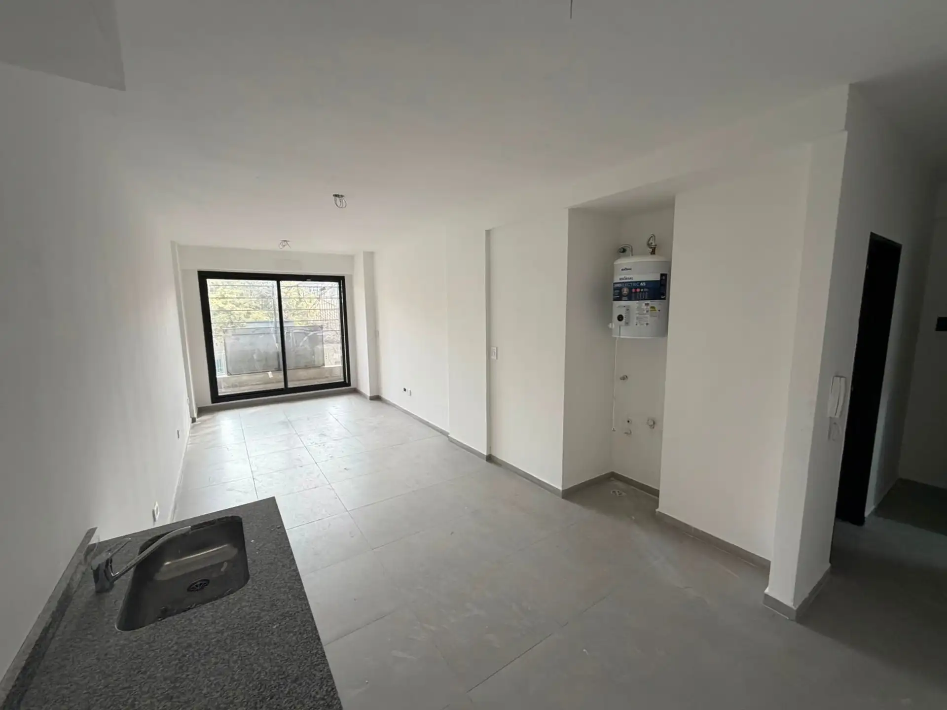 Balcony, integrated kitchen, 1 bath