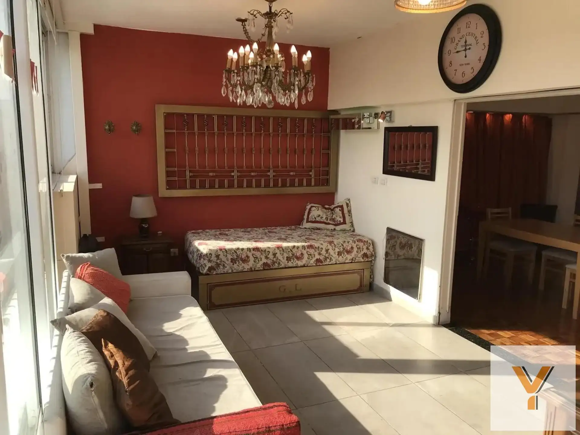 Furnished 2-bedroom apartment