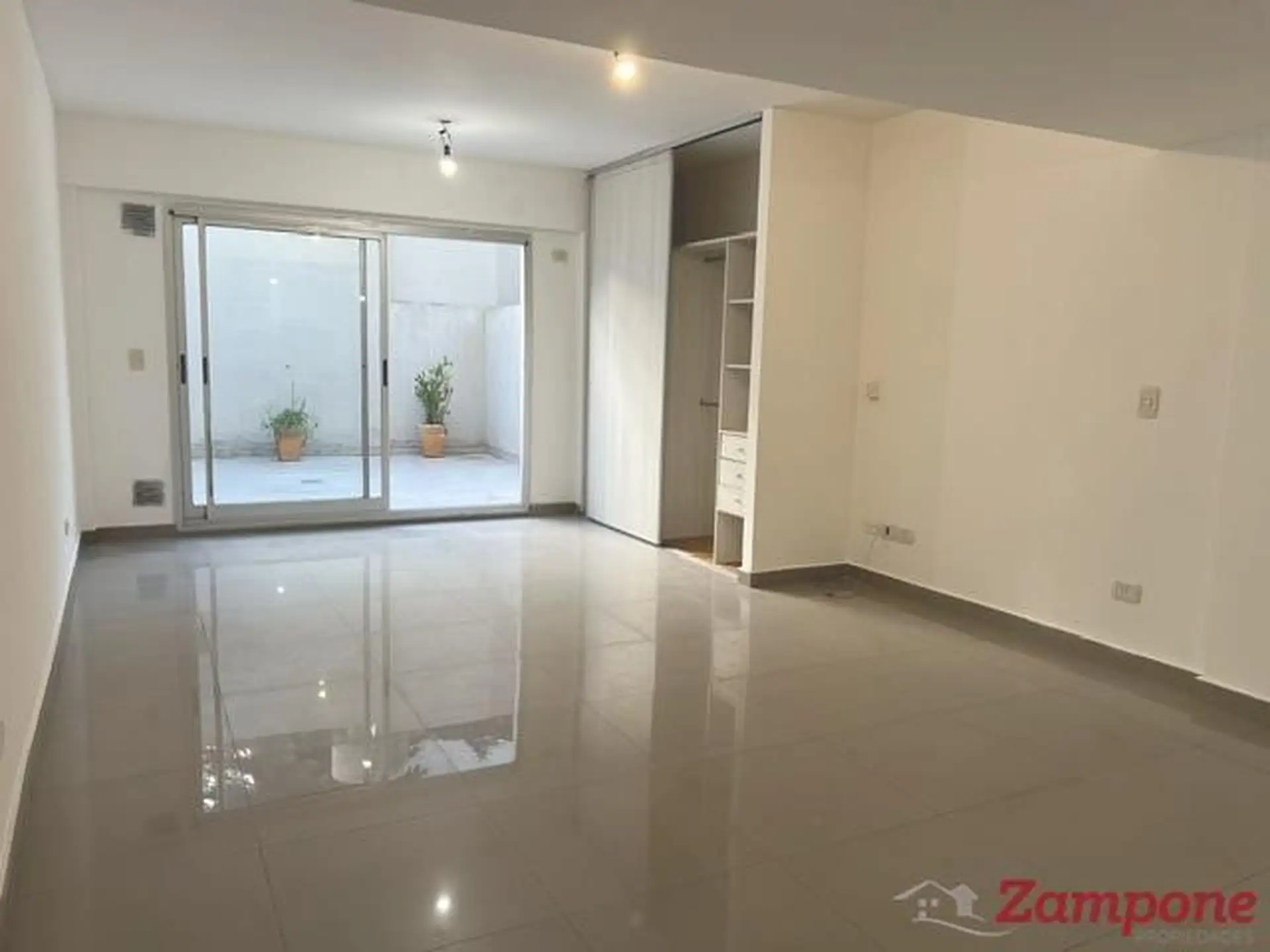 Studio with 18 m² patio