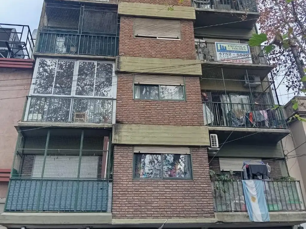 4to piso al frente, balcón