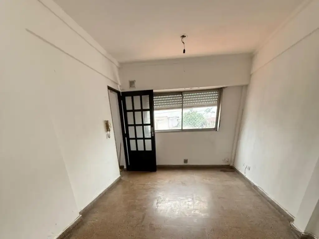 1 dormitorio, balcón a la calle