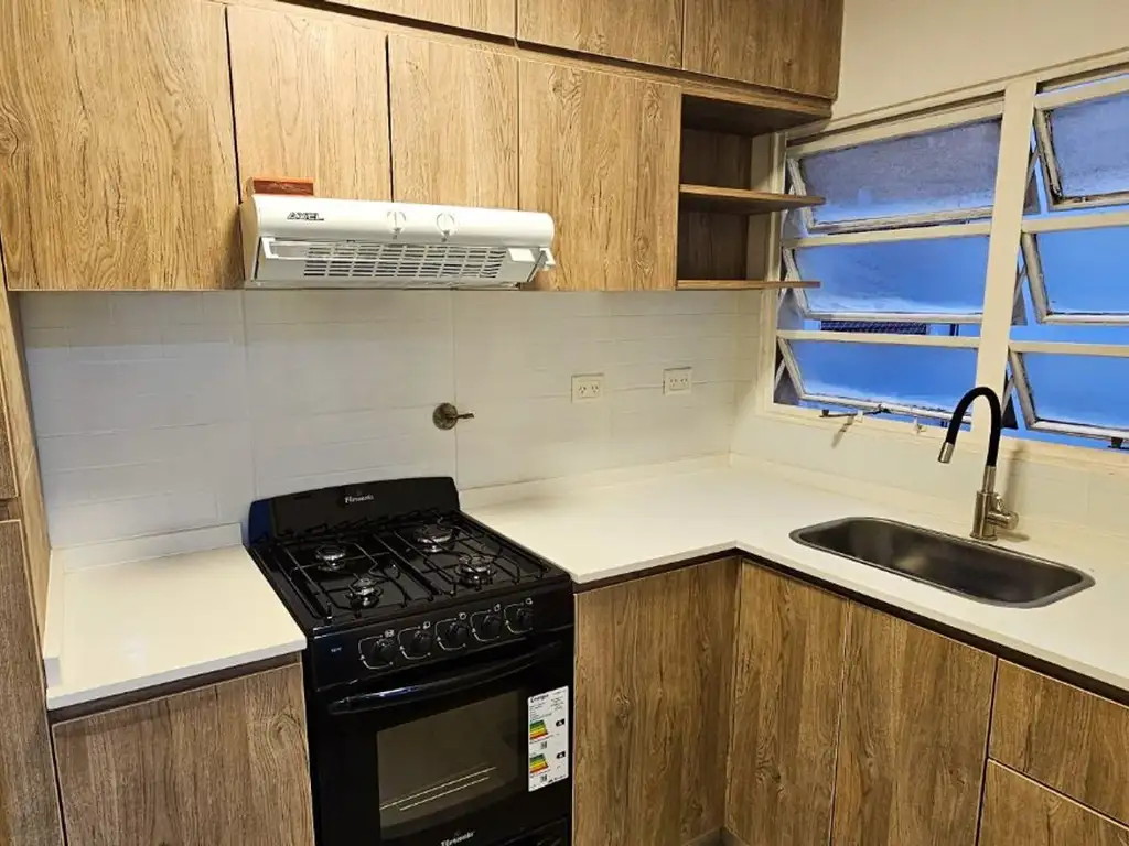 2-room apt, gas kitchen