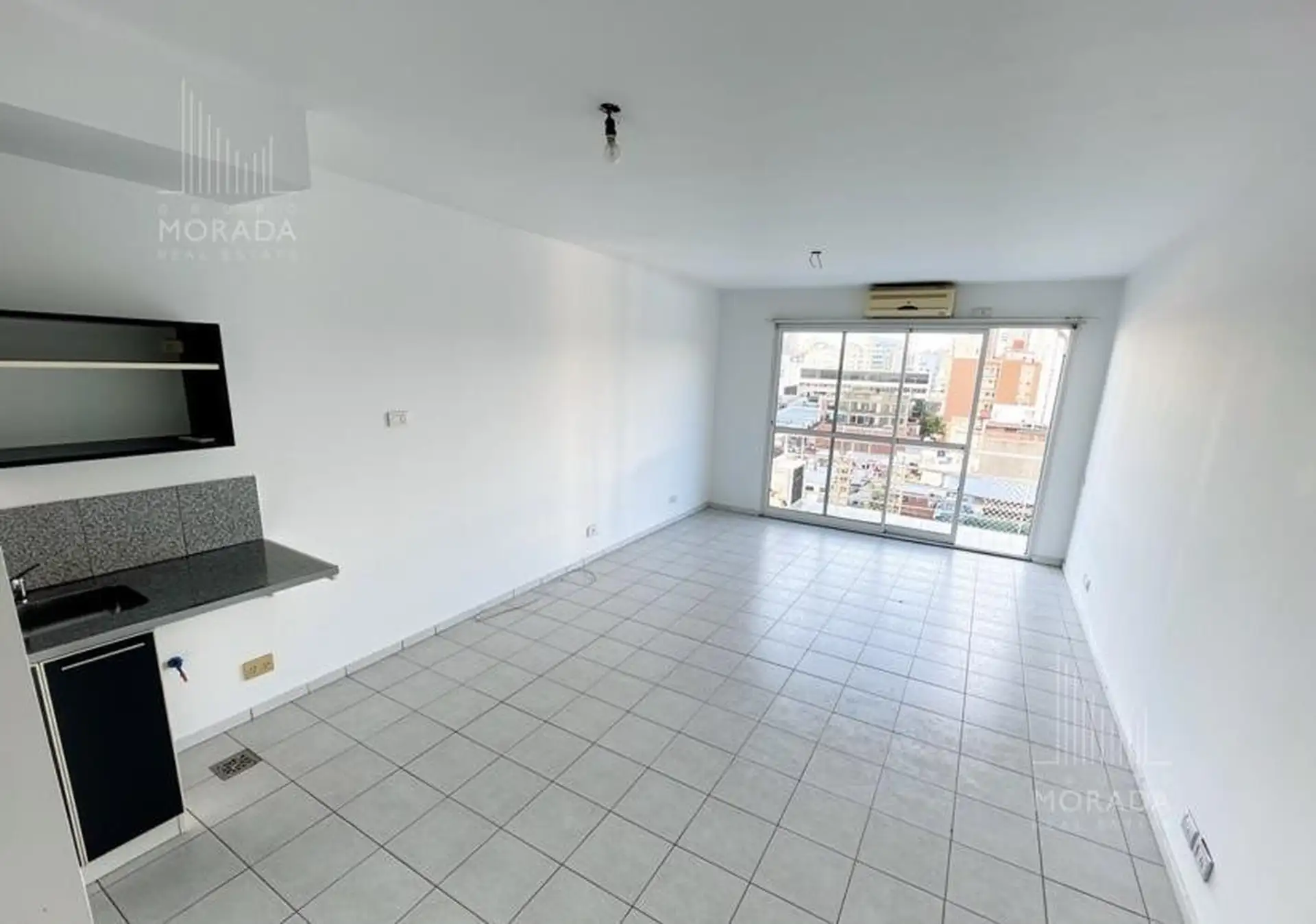 Studio with balcony and shared terrace