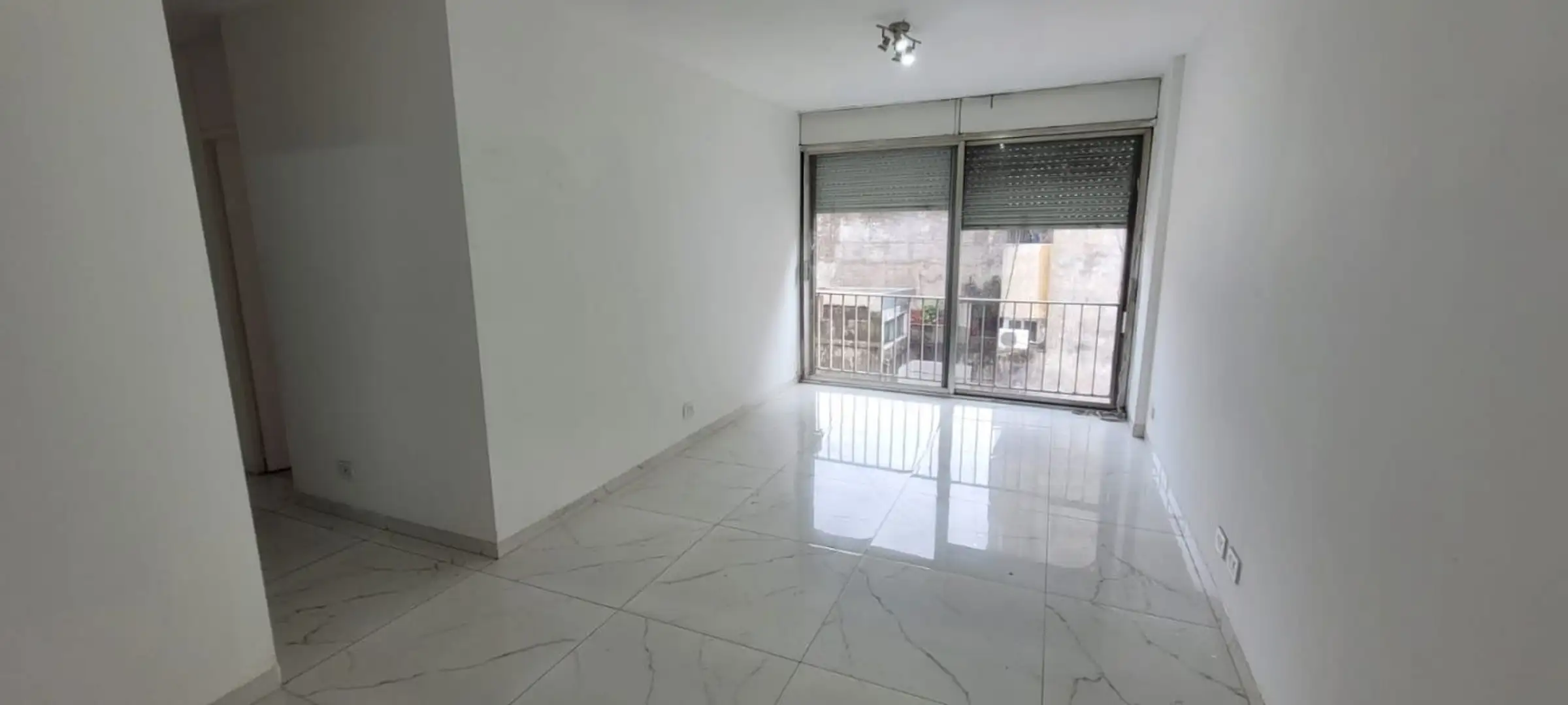 3-room unit, rear-facing