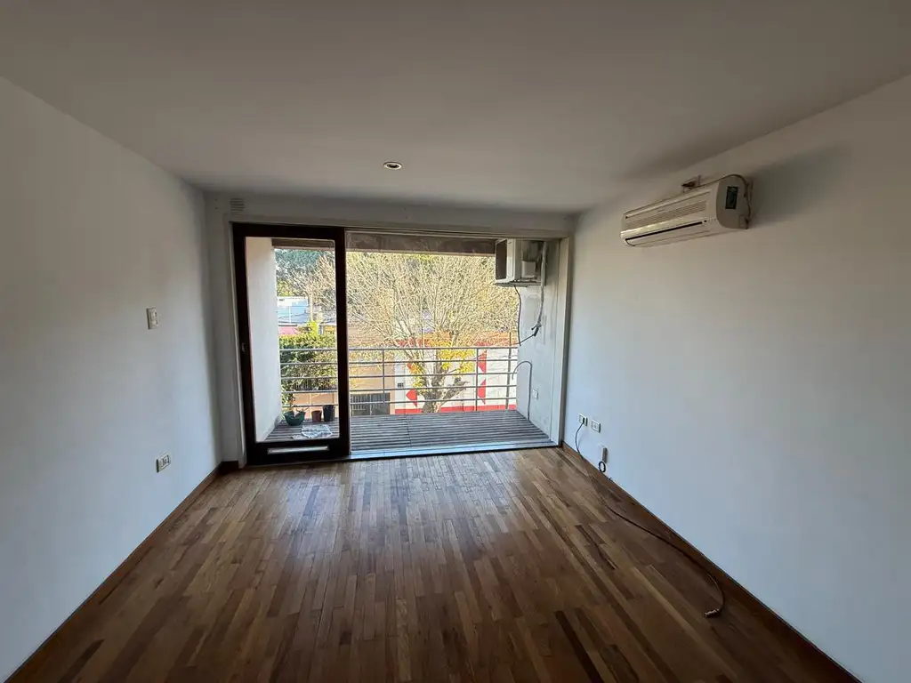 1-bedroom with front balcony
